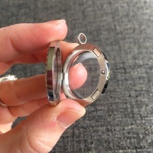 Origami Owl Jewelry - Origami Owl Large Silver Locket Origami Owl Jewelry - Origami Owl Large Silver Locket